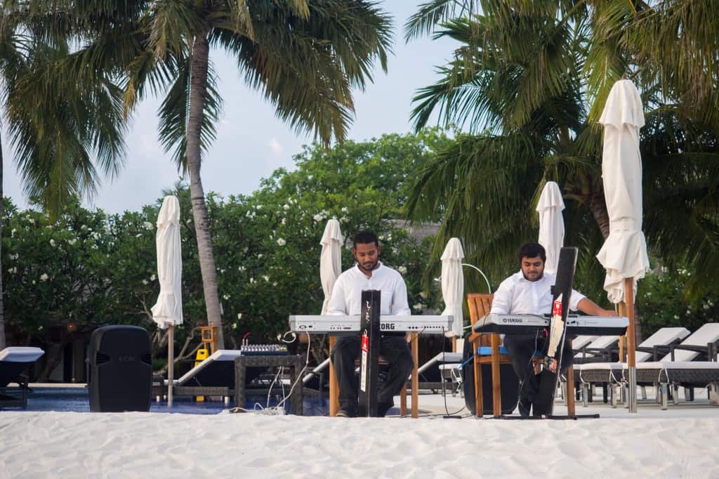 In the late afternoon was also the manager's reception where a bunch of Conrad staff come out to chat with the guests. These were the awesome pianists jamming away during the reception.